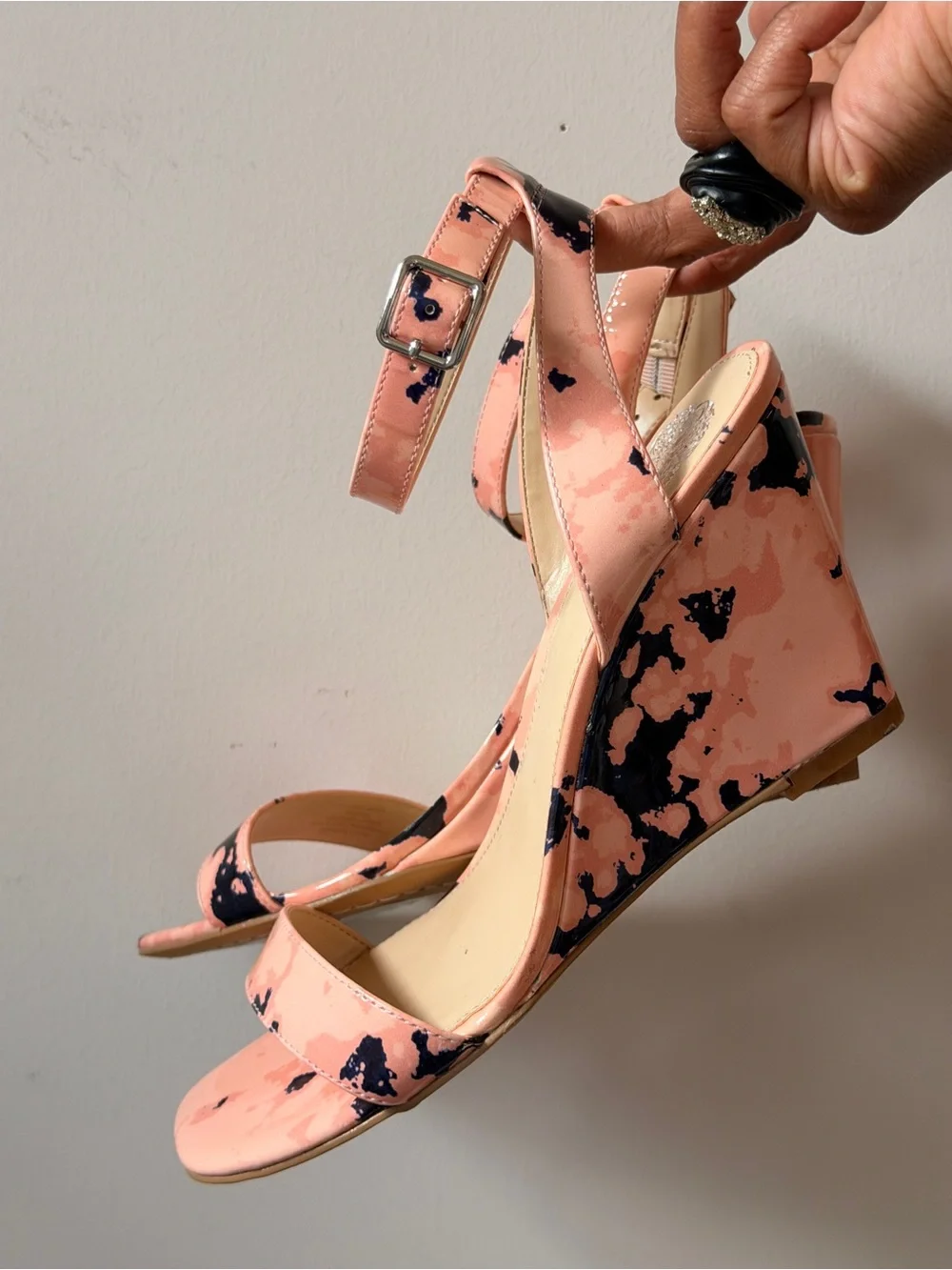 Vince Camuto Peach and Black Paint-Splash Wedges